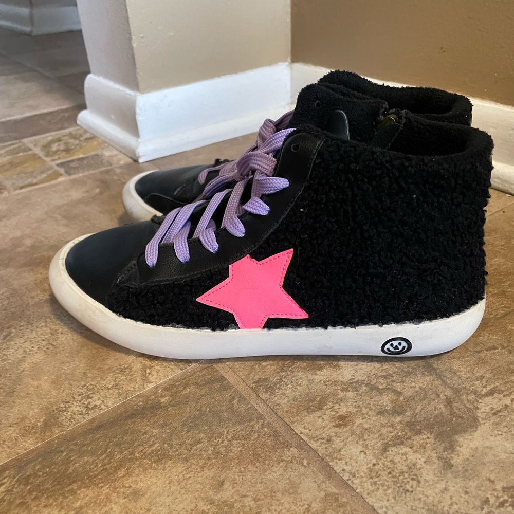Girls Black Sherpa Pink Star High-Top Sneakers 5us 37eu